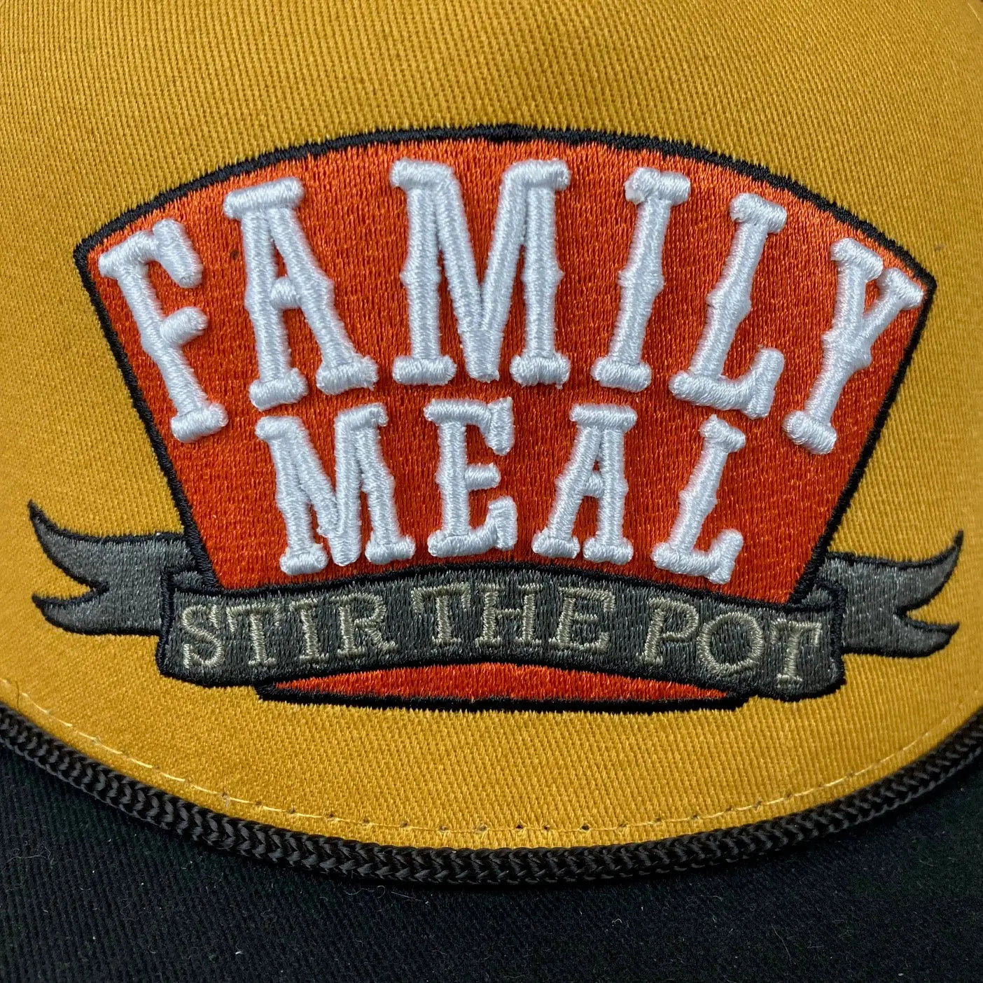 Mustard & Black Stir the Pot Family Meal Official